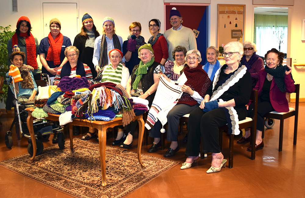 Die Damen aus dem Pflegeheim Barmherzige Brüder strickten für den SOMA Klosterneuburg