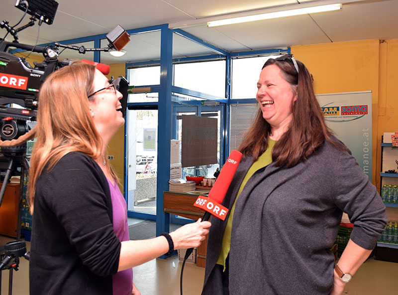 Manuela Matl/ORF interviewt Christine Krampl/GF SAM NÖ