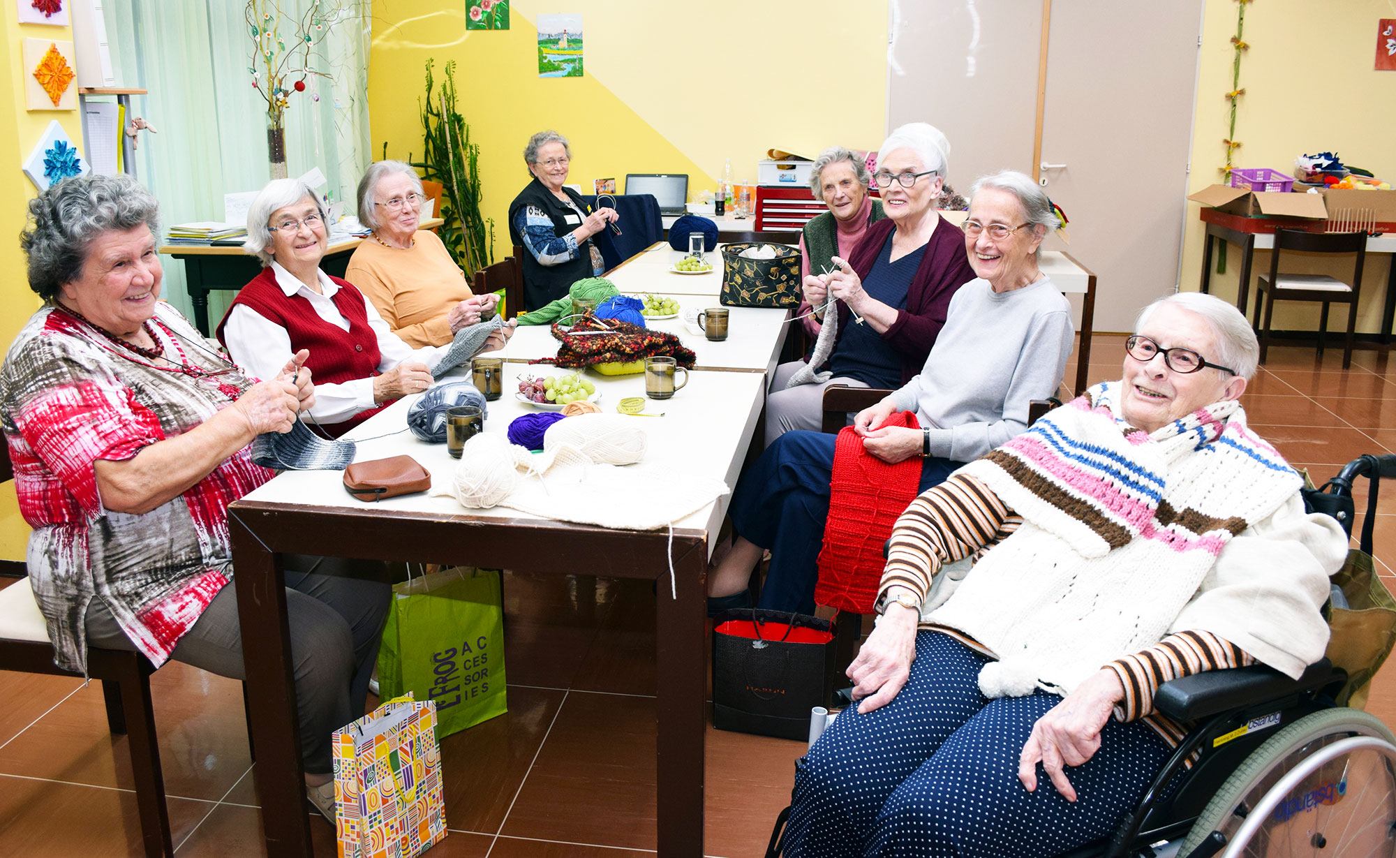 Helga Waltner, Elisabeth Radman, Katharina Vana, Leopoldine Fischer (Ehrenamtliche Helferin), Frau Hangl (Besucherin), Erika Schader, Anna Starsich, Margarete Fleming