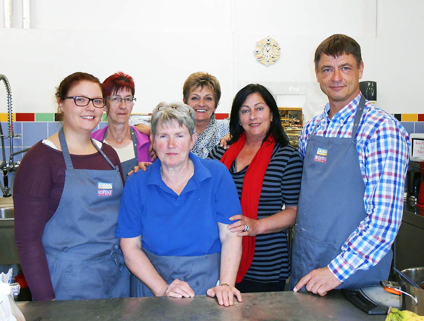 Vorne von links : Julia Wiesner, Aloisia Rechberger, Inge Höblinger u. Vize Bürgermeister Michael Wiesner. 2 Reihe von links : Brigitte Schröckelsberger u. Jolana Schausberger