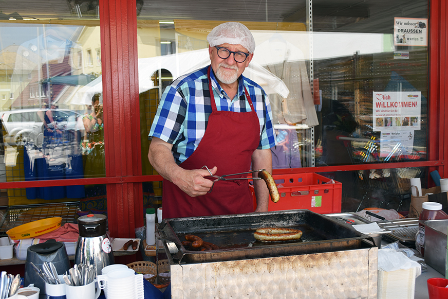 Rainhard Sandhofer beim Grillen