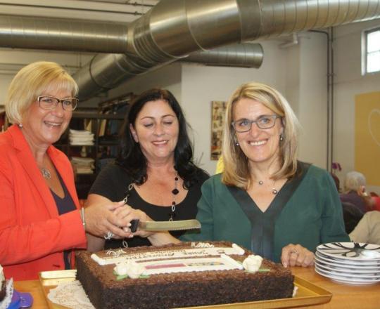 von links nach rechts: Bgm.in Ursula Puchebner, Inge Höblinger, Vizebgm.in, Abg. zum NR Ulrike Königshofer-Ludwig