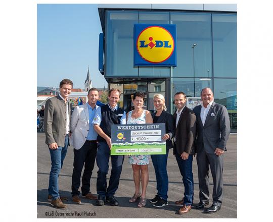 Ewald Becksteiner (Stadtrat), Mario Fritzenschaft (Verkaufsleiter Lidl Österreich), Günter Rötzer (Filialleiter), Gerlinde Luftensteiner (soogut Mostviertel mobil), Anneliese Dörr (soogut Mostviertel mobil), Franz Possegger (Vertriebsleiter Lidl Österreich), Alois Schroll (Bürgermeister Ybbs)